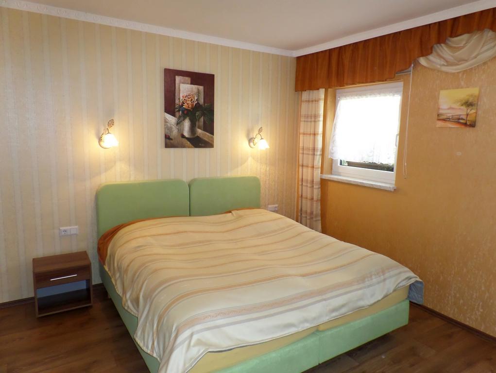 Pension Zum Wiesengrund Frauenhagen Exterior photo